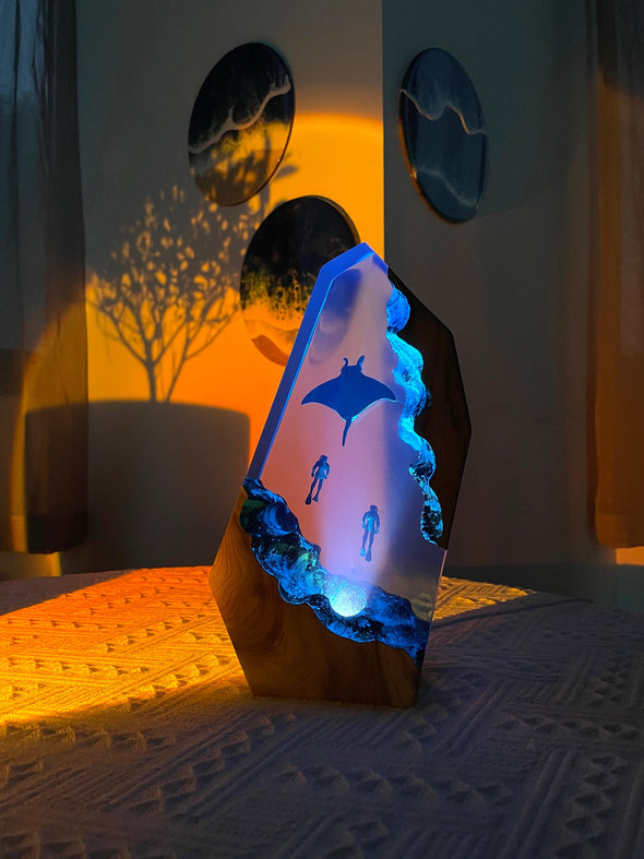 Manta Rays Couple Divers Night light, Large Epoxy Resin Wood lamp, Miniscule, Winter gift, Mother day gift, Valentines day gift